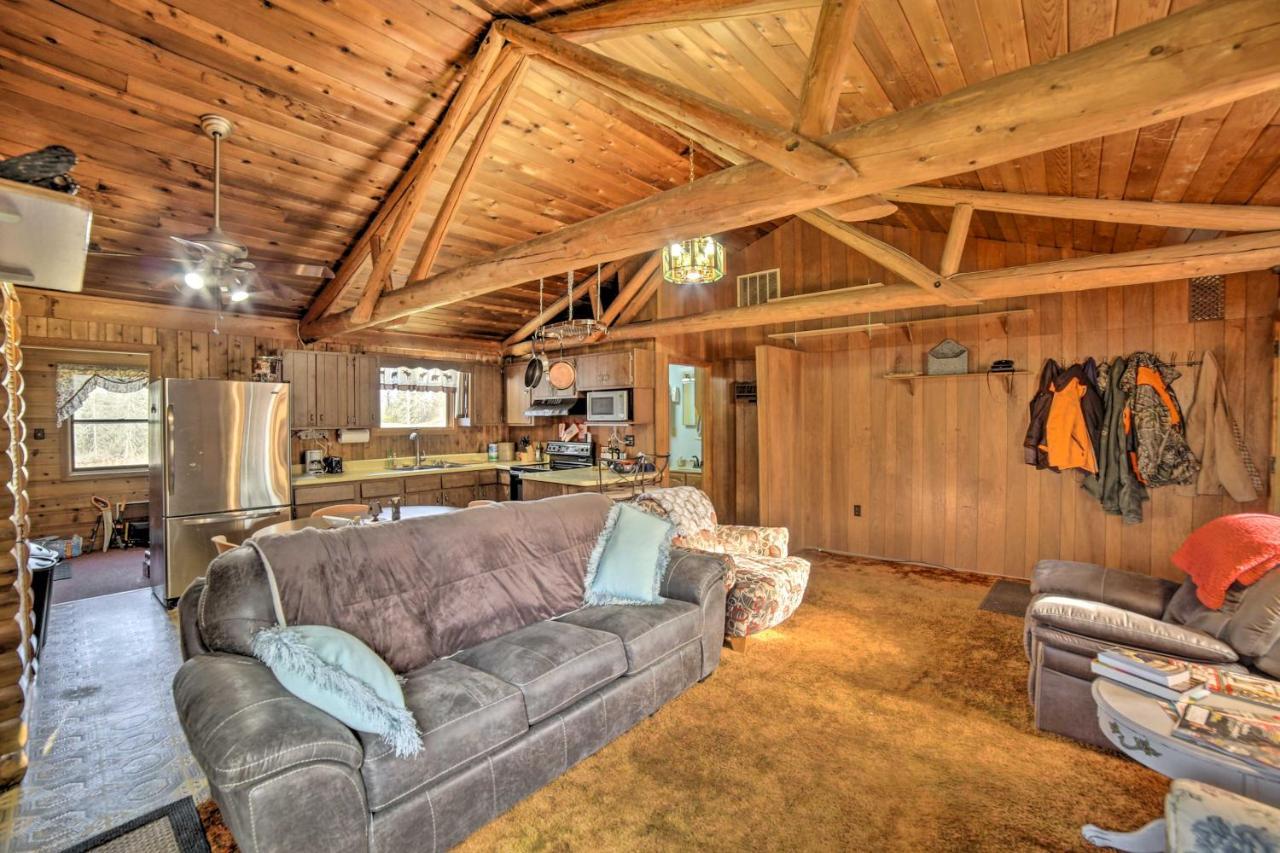 Cornell Home With Fire Pit And Hunting Access! Bagian luar foto